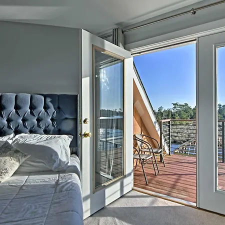 Gorgeous Ocean Springs Waterfront Home With Dock!